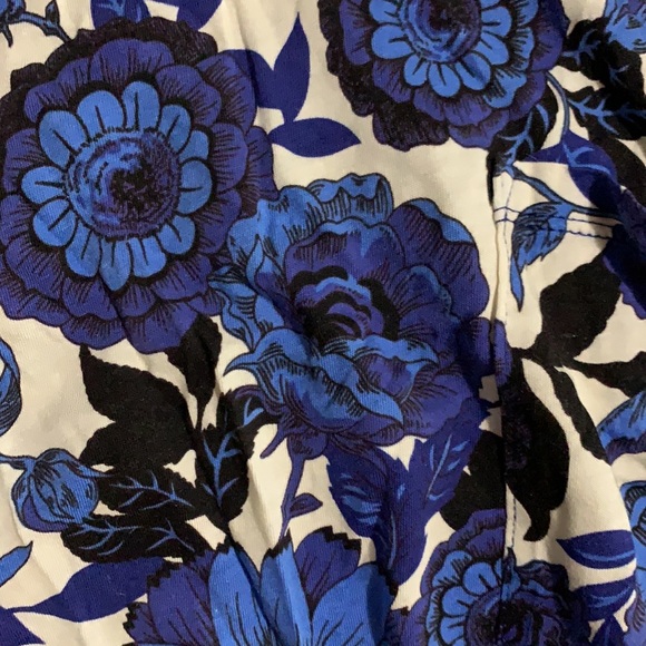 Forever 21 cropped tee - Picture 3 of 3